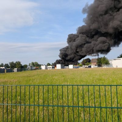 FW Burscheid: Großbrand beschäftigt Feuerwehr am Samstag