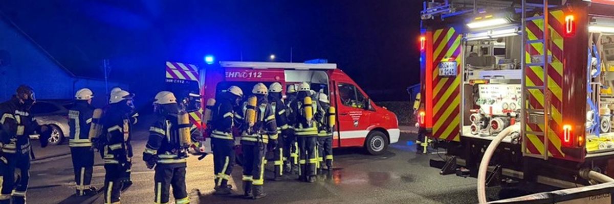 FW-ROW: Küchenbrand in Flüchtlingsunterkunft - Bewohner retten sich selbst