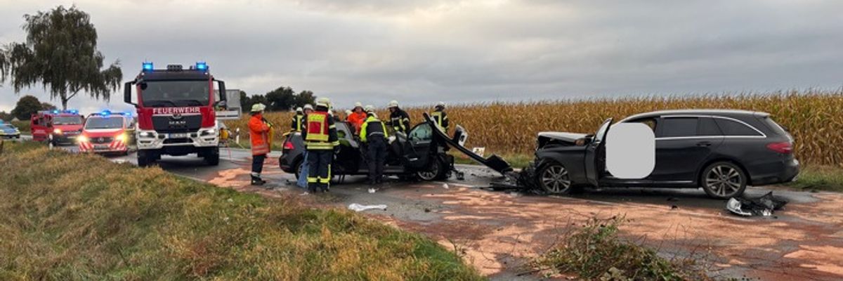FW-ROW: Verkehrsunfall auf L142: Beifahrer von Feuerwehr befreit