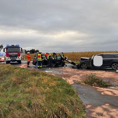 FW-ROW: Verkehrsunfall auf L142: Beifahrer von Feuerwehr befreit