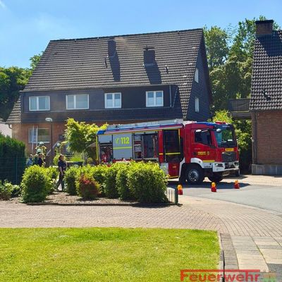 FW-RE: Wohnungsbrand - Küche in Vollbrand - eine Person aus Wohnung gerettet