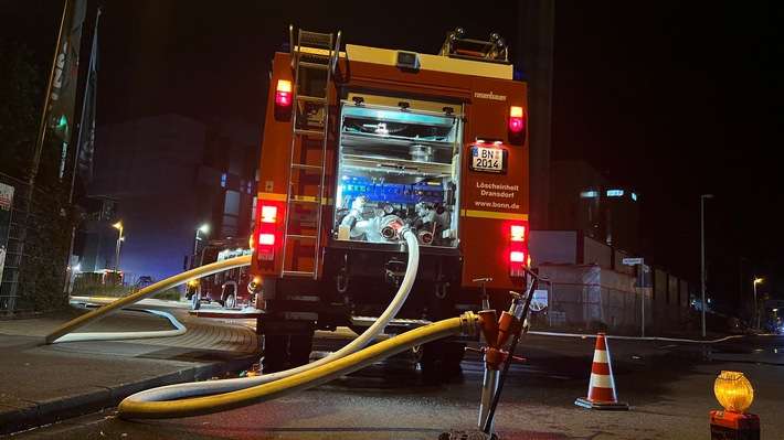 FW-BN: Brand in Müllbunker sorgt für Großeinsatz der Bonner Feuerwehr