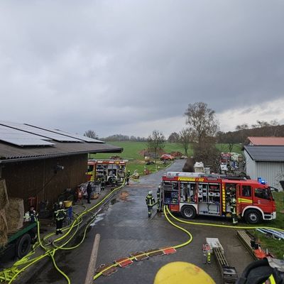 FW-WRN: Großbrand eines landwirtschaftlichen Betriebs in Werne-Ehringhausen