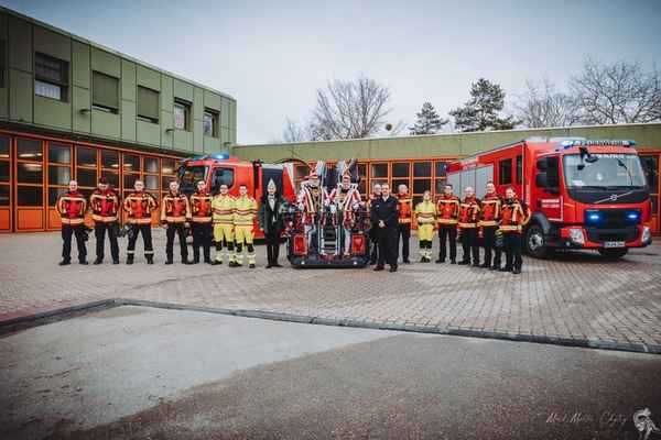 FW Düren: Royaler Besuch in der Feuer- und Rettungswache Düren