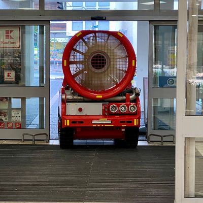 FW-MK: Brand im Außenbereich sorgt für Verrauchung im Waldstadtzentrum