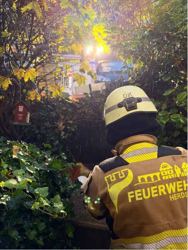 FW-EN: Flammen schlagen aus Fenster - Brandeinsatz für die Feuerwehr Herdecke