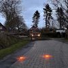 FW-AUR: Umgestürzter Baum blockiert Straße