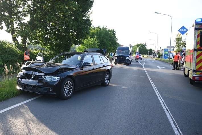 FW Pulheim: Verkehrsunfall auf L183 - Bonnstraße