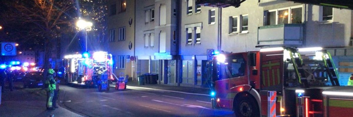 FW Paderborn: Wohnungsbrand mit Menschenleben in Gefahr in Paderborn