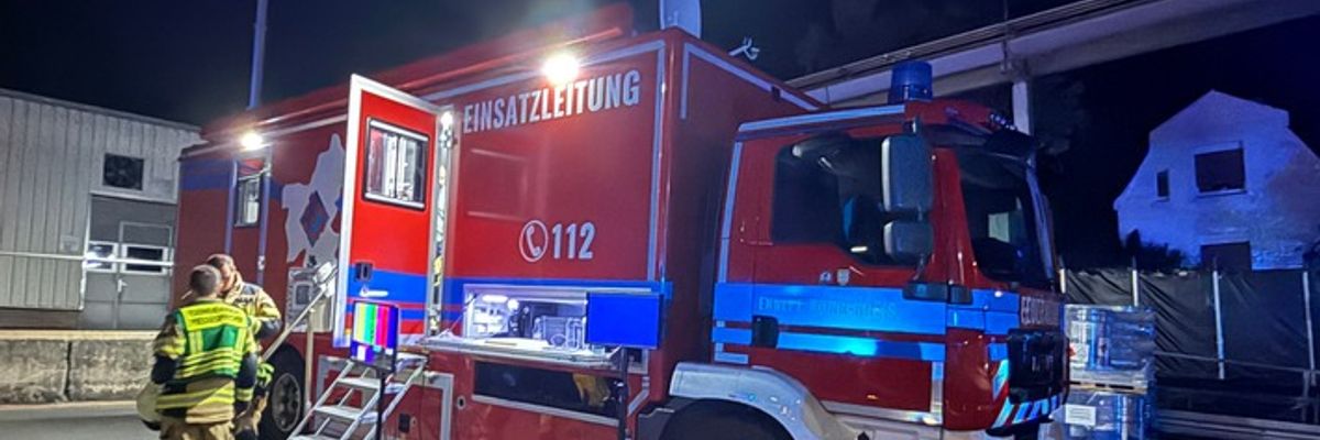 FW-EN: Erstmeldung - Brand im Industriebetrieb in Herdecke