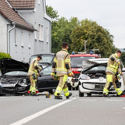 FW-MK: Frontalzusammenstoß auf der Drüpplingser Straße