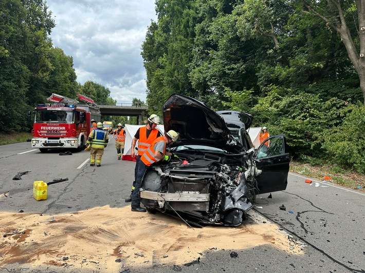 FW Weinheim: Feuerwehr Weinheim im Aufwendiger Feuerwehreinsatz mit technischer Rettung auf der Westtangente
