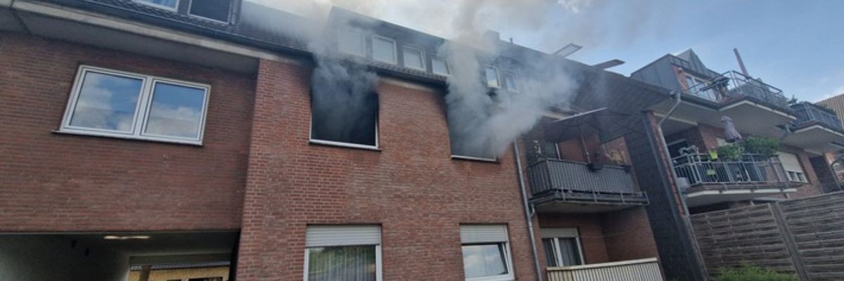 FW Meerbusch: Wohnungsbrand in Meerbusch