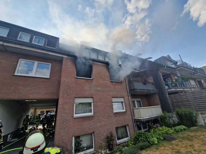 FW Meerbusch: Wohnungsbrand in Meerbusch