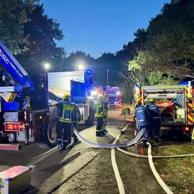 FW Kranenburg: Gemeinsame Übung wird zum Ernstfall: Feuerwehr und THW bewähren sich im Einsatz