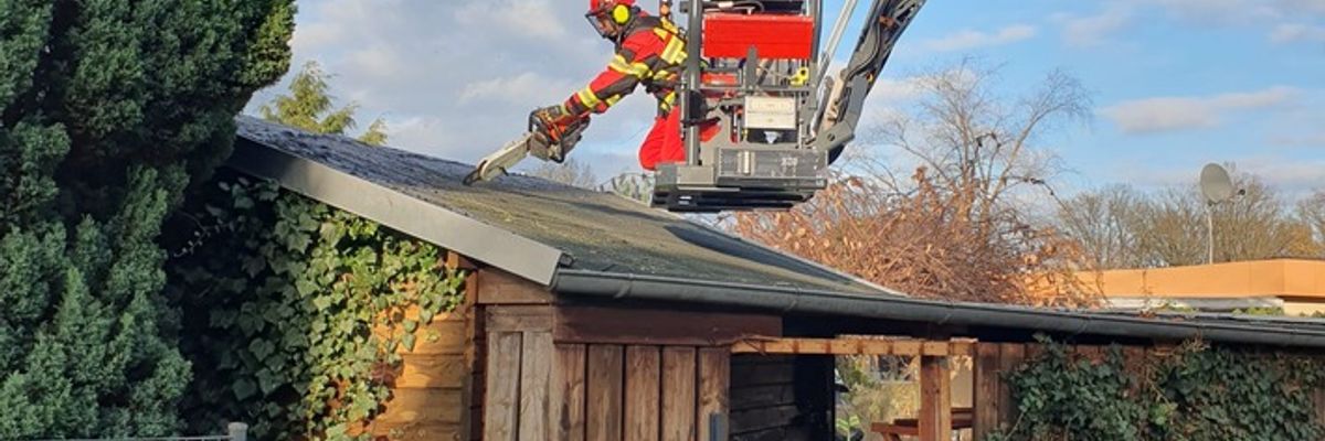 FW-ROW: Brand eines Schuppens in der Neptunstraße in Rotenburg