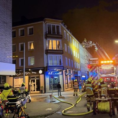 FW-GE: Kellerbrand in Wohn- und Geschäftshaus in der Altstadt