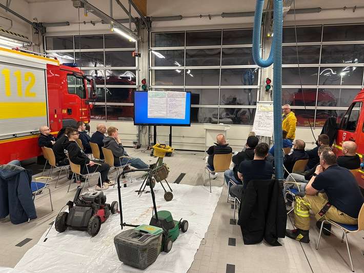 FW-OLL: Feuerwehr Wildeshausen übt technische Rettung bei Maschinen- und Arbeitsunfällen