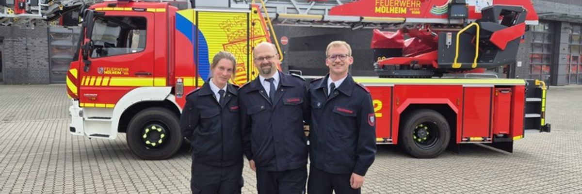 FW-AR: Feuerwehr Arnsberg: Zwei neue Brandmeister verstärken das Team der Hauptwachen