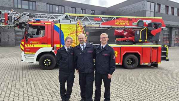 FW-AR: Feuerwehr Arnsberg: Zwei neue Brandmeister verstärken das Team der Hauptwachen