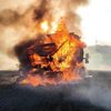 FW-OLL: Rundballenpresse gerät bei Erntearbeiten in Brand - Flächenbrand in Beckeln