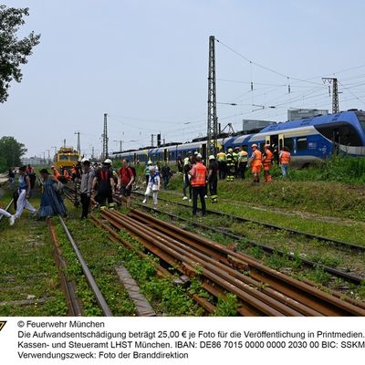 FW-M: Regionalbahn evakuiert (Berg am Laim)