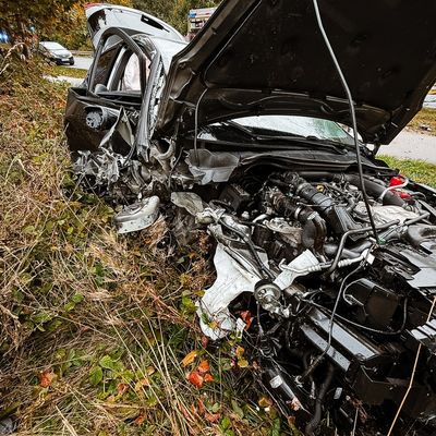 FW-DT: Verkehrsunfall auf der Hornschen Straße - Glück im Unglück für zwei Fahrer