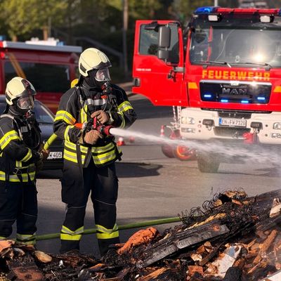 FW-EN: Brand in Müllwagen