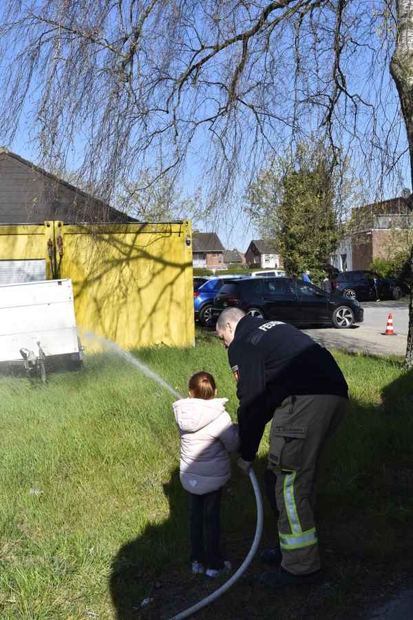 FW-KLE: Brandschutzerziehung der Freiwilligen Feuerwehr Kleve - Löschzug Materborn