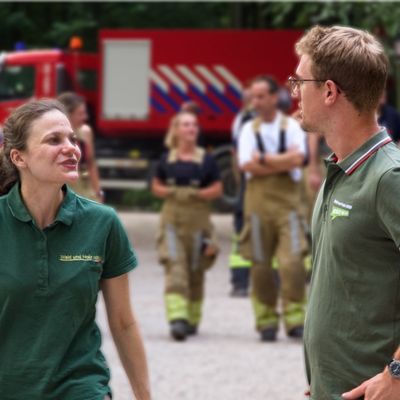FW Kranenburg: Grenzen überwinden, bevor der Ernstfall eintritt Feuerwehren aus Deutschland und den Niederlanden vertiefen Zusammenarbeit bei Vegetationsbrandbekämpfung