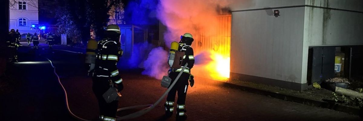 FW-M: Feuer in Lagerraum einer Malerei (Sendling-Westpark)