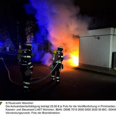 FW-M: Feuer in Lagerraum einer Malerei (Sendling-Westpark)