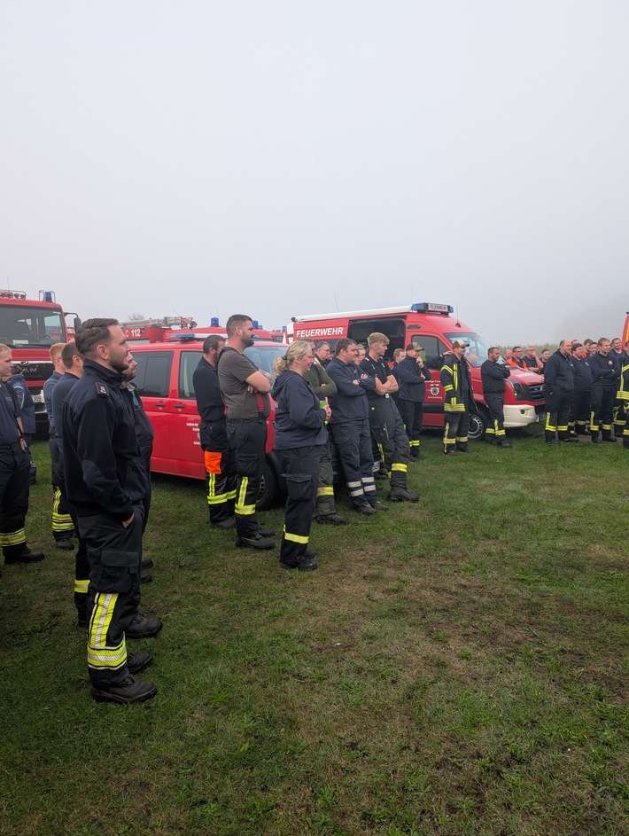 FW-ROW: Kreisfeuerwehrbereitschaft Rotenburg-Nord übt in Loxstedt