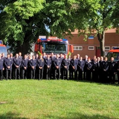 FW Helmstedt: Übergabe des neuen Löschgruppenfahrzeuges LF 10