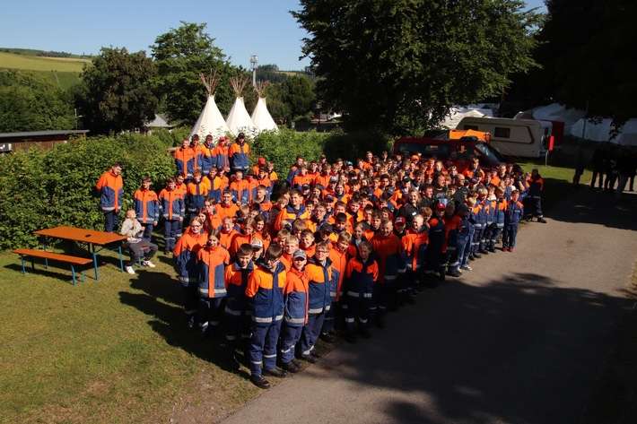 FW-OE: Kreisjugendfeuerwehr tagte in Kirchhundem Bernd Koch für weitere sechs Jahre als Kreisjugendfeuerwehrwart bestätigt