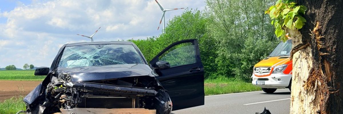 FW-DT: Verkehrsunfall auf der Lageschen Straße