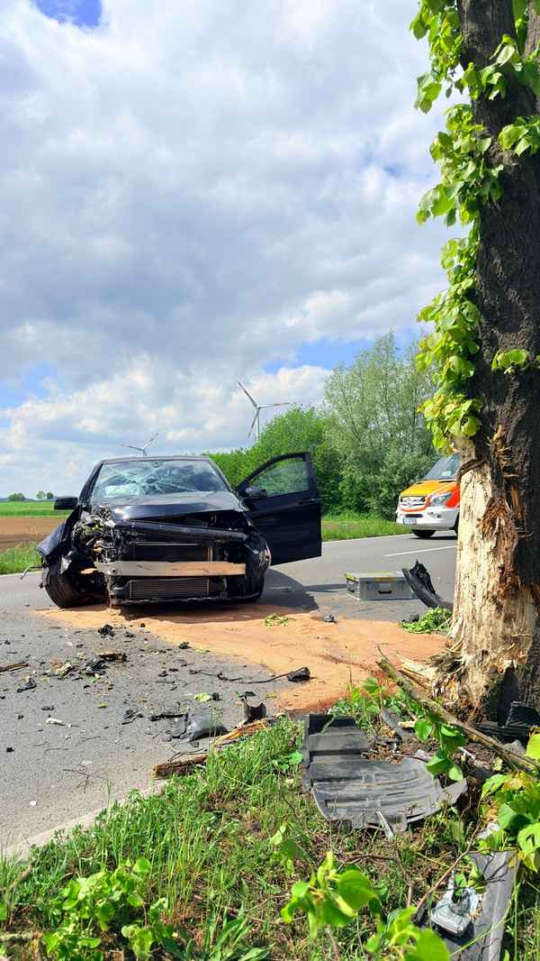FW-DT: Verkehrsunfall auf der Lageschen Straße