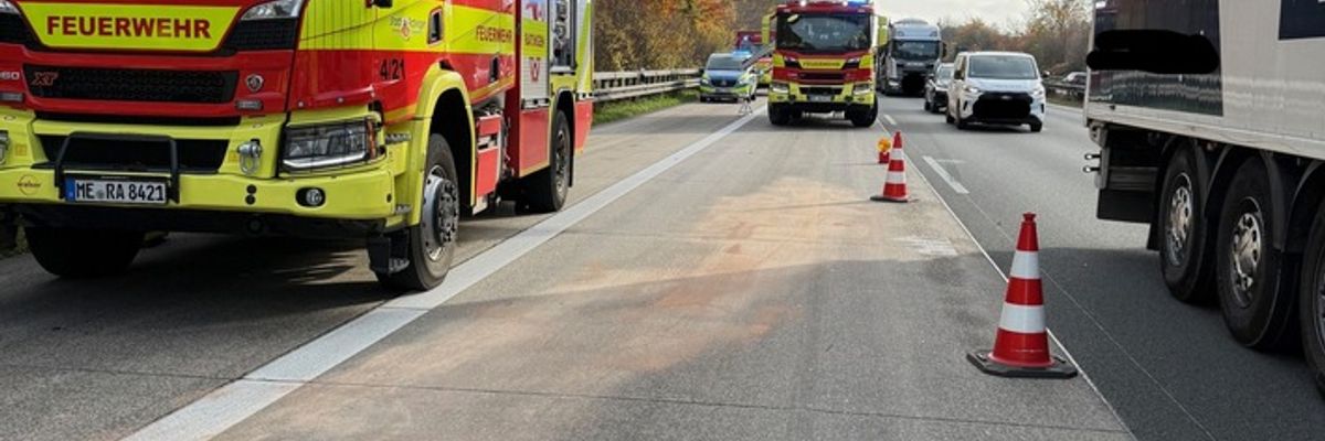 FW Ratingen: Zwei Schwerverletzte nach Verkehrsunfall auf der A3 - weiterer Schwerverletzter bei Arbeitsunfall in Lintorf