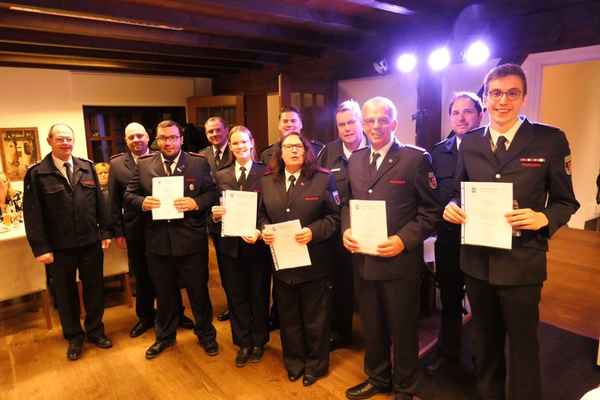 Feuerwehr Kalkar: Kameradschaftsabend der Freiwilligen Feuerwehr Appeldorn im Zeichen von 100 Jahren Gemeinschaft