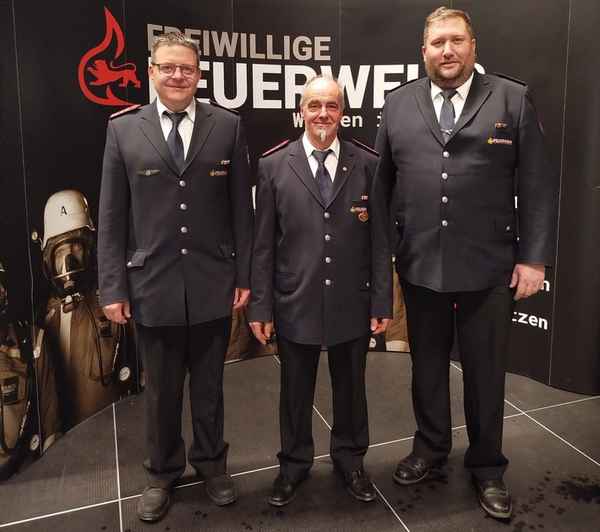 LRA-Ravensburg: Hauptversammlung der Feuerwehrabteilung Wangen-Schomburg Dietmar Pfleghar wird nach 45 Dienstjahren zum Ehrenmitglied der Feuerwehr Wangen