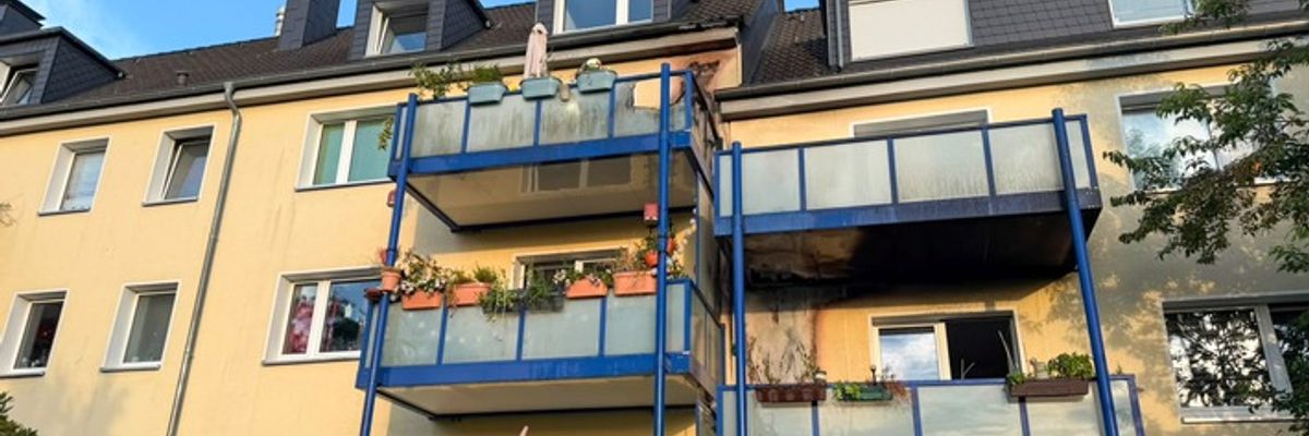 FW-E: Erneut Feuer auf Balkon - keine Verletzten