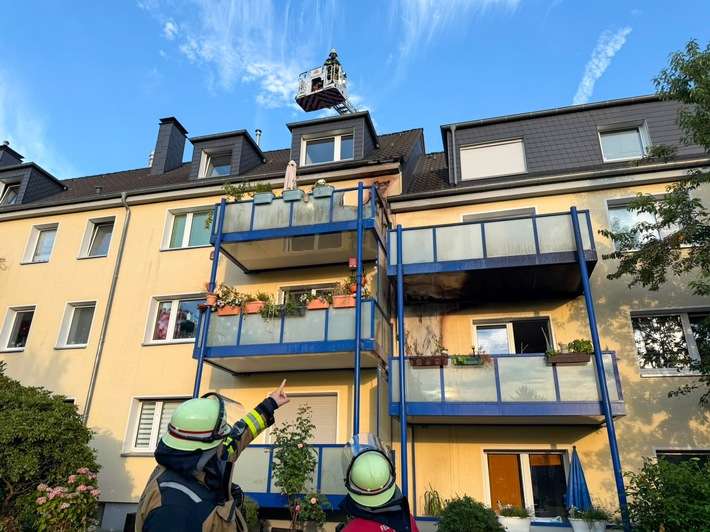 FW-E: Erneut Feuer auf Balkon - keine Verletzten