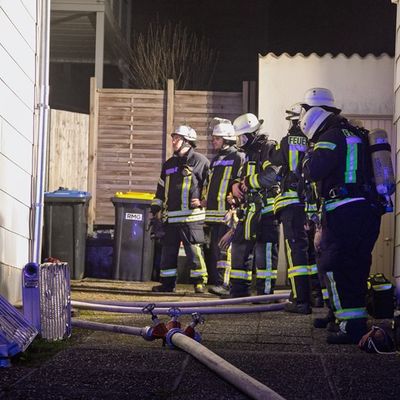FW LK Neunkirchen: Feuerwehr rettet Meerschweinchen aus brennendem Haus