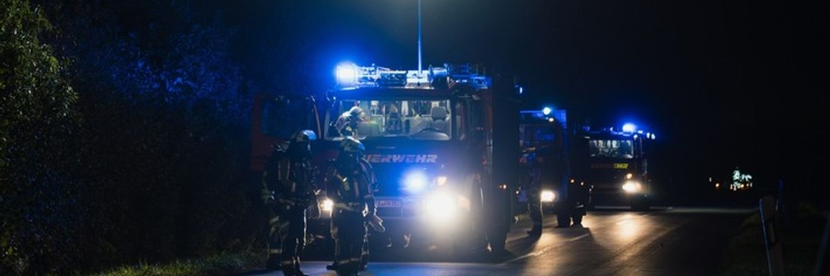 FW Hünxe: Gemeldeter Garagenbrand