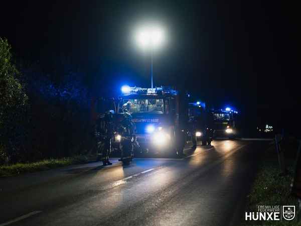 FW Hünxe: Gemeldeter Garagenbrand