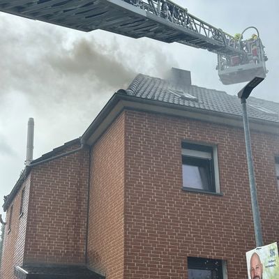 FW-Velbert: Dachstuhlbrand und mehrere Paralleleinsätze