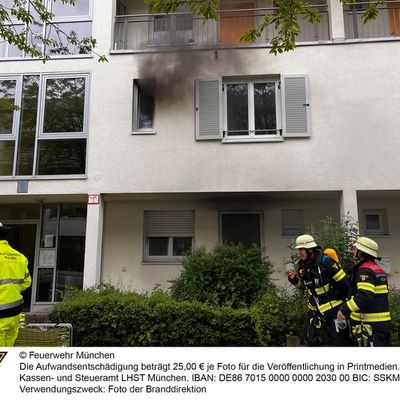 FW-M: Maisonette-Wohnung nach Brand unbewohnbar (Messestadt Riem)