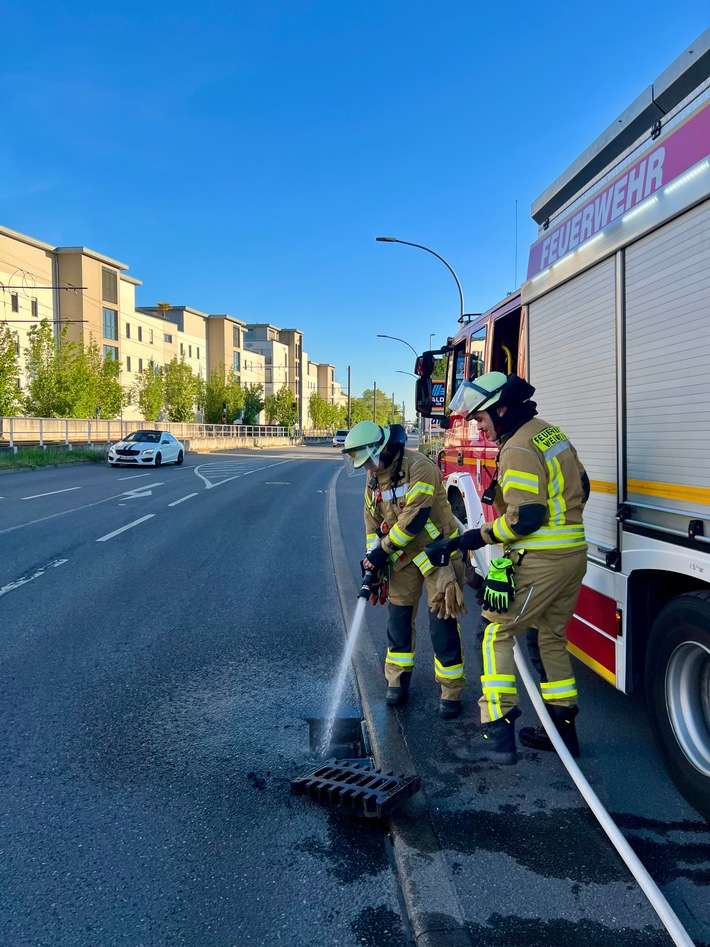 FW Weinheim: Weinheimer Feuerwehr arbeitet mehrere Einsätze innerhalb von 24 Stunden routiniert ab