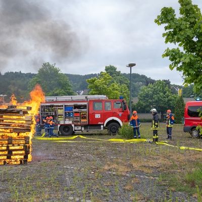 FW-AR: Berufsfeuerwehrtag der Jugendfeuerwehr Bruchhausen-Niedereimer - 24 Stunden im Einsatz