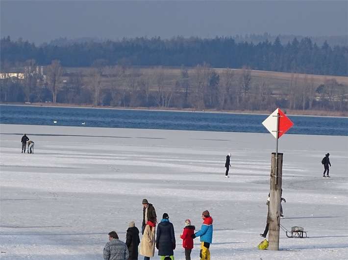 FW Reichenau: Person im Eis eingebrochen, Reichenau/Gnadensee, 07.01.2026
